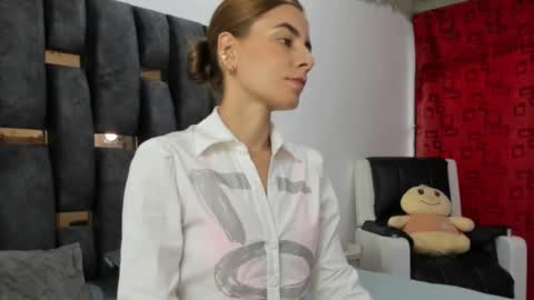 Snapshot of ziataylor chatting on 6, 3, 2025 ziataylor online show from 6, 3, 2025