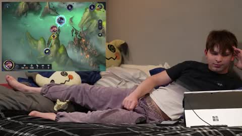 Snapshot of zilobeast chatting on 18, 11, 2025 zilobeast online show from 18, 11, 2025