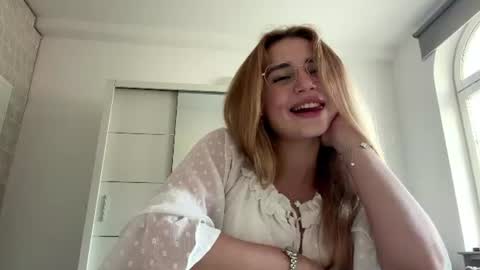 Mia online show from 22, 6, 2026