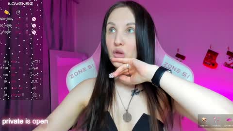 Zlata  Mon Tue Thu Fri Sun Sa GMT 3 0000pm - 0600pm  online show from 22, 12, 2024