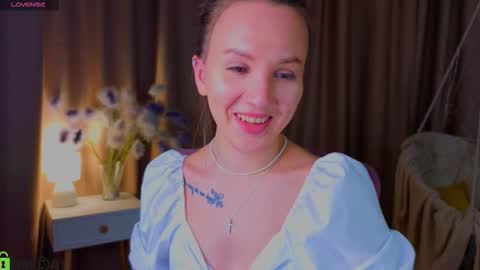 Zlata  Mon Tue Thu Fri Sun Sa GMT 3 0000pm - 0600pm  online show from 20, 9, 2025