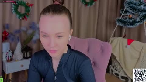 Zlata  Mon Tue Thu Fri Sun Sa GMT 3 0000pm - 0600pm  online show from 14, 12, 2025