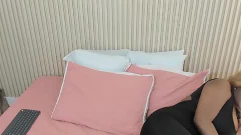 Snapshot of zoe_barlove chatting on 14, 5, 2026 Your new obsession online show from 14, 5, 2026