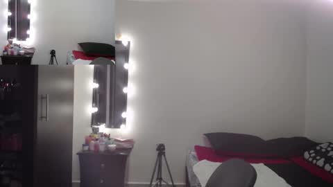 zoe hotxxx online show from 14, 9, 2025