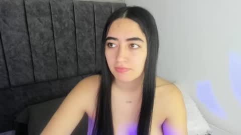 zoe_jones7 online show from 29, 10, 2025