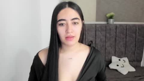 zoe_jones7 online show from 4, 12, 2025