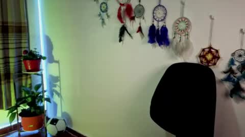 Snapshot of zoe_khall chatting on 24, 6, 2026 ZOE online show from 24, 6, 2026
