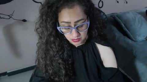 Zoe Koller online show from 3, 10, 2025