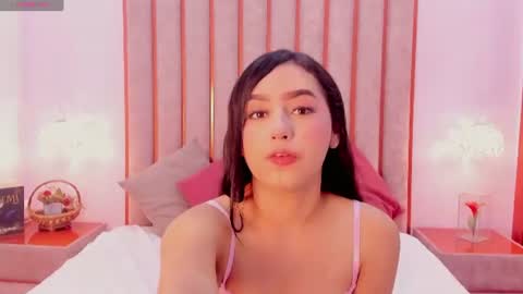Snapshot of zoe_monrow chatting on 22, 7, 2026 Zoe Monrow online show from 22, 7, 2026