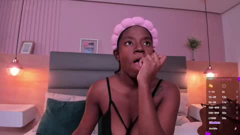 Zoe Novakk  online show from 17, 11, 2025