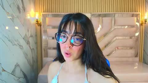 Zoe  online show from 10, 10, 2025