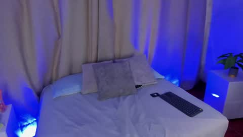 zoe_rousee_ online show from 16, 7, 2026