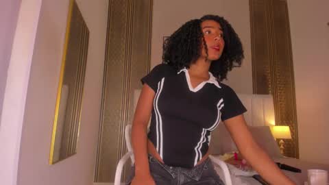 Hi guys i am Zoe  online show from 23, 3, 2026