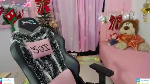 zoe_sullivan_ online show from 23, 11, 2025