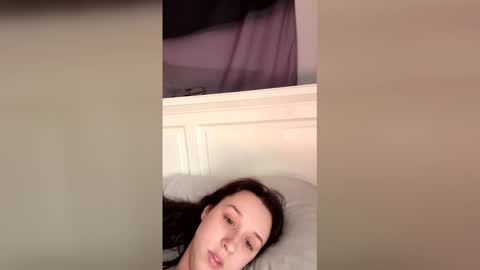 zoeapolo online show from 17, 4, 2026