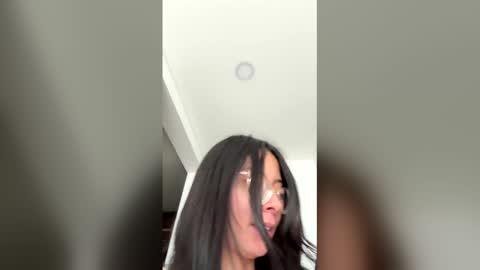 Snapshot of zoecams chatting on 15, 5, 2026 zoecams online show from 15, 5, 2026