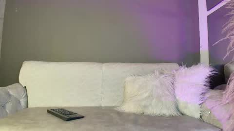 Snapshot of zoee_8 chatting on 17, 5, 2026 ZOE online show from 17, 5, 2026