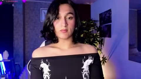 Snapshot of zoee_kiss_ chatting on 18, 6, 2026 ZOE online show from 18, 6, 2026