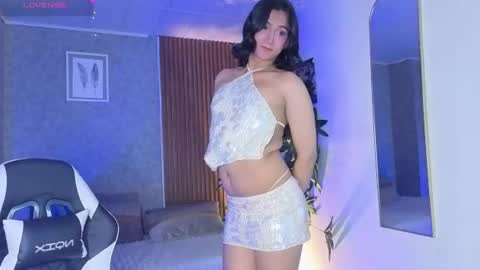 Snapshot of zoee_kiss_ chatting on 10, 7, 2026 ZOE online show from 10, 7, 2026