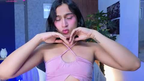 Snapshot of zoee_kiss_ chatting on 12, 7, 2026 ZOE online show from 12, 7, 2026