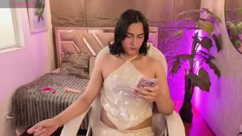 Snapshot of zoee_kiss_ chatting on 24, 7, 2026 ZOE online show from 24, 7, 2026