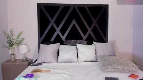 Snapshot of zoee_martins_ chatting on 26, 5, 2026 Zoe 3 online show from 26, 5, 2026