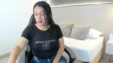 Snapshot of zoee_zi chatting on 27, 9, 2025 zoee_zi online show from 27, 9, 2025