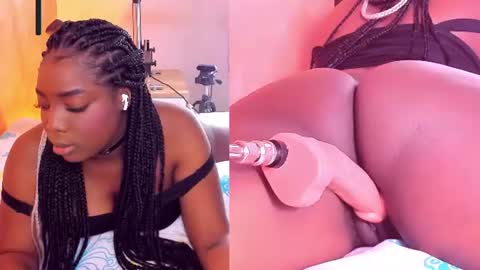 Snapshot of zoeethompson_cm chatting on 23, 7, 2026 online show from 23, 7, 2026