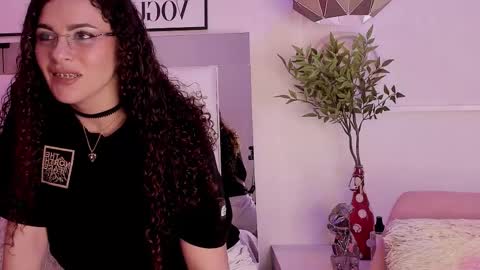 Snapshot of zoehilton chatting on 25, 2, 2026 Zoe online show from 25, 2, 2026