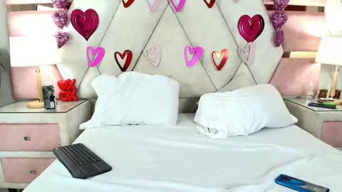 zoelucas online show from 24, 9, 2025