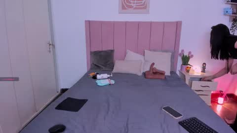 Snapshot of zoemiller32 chatting on 1, 2, 2026 CuteZoe online show from 1, 2, 2026