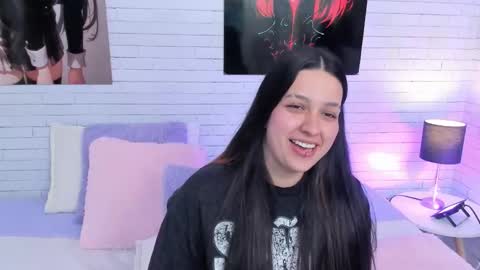 Snapshot of zoemurphy_ chatting on 21, 11, 2025 ZOE online show from 21, 11, 2025