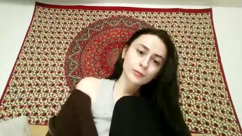 zoepleasing online show from 1, 3, 2025