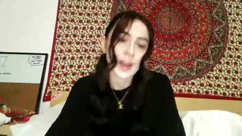 zoepleasing online show from 6, 3, 2025