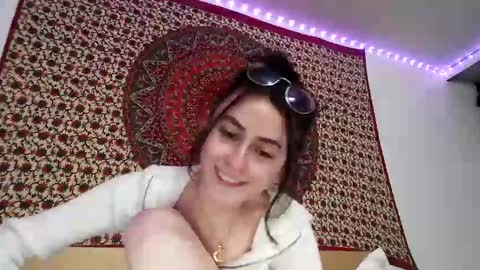 zoepleasing online show from 8, 3, 2025