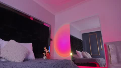 zoevidal_ online show from 22, 1, 2025