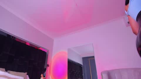 zoevidal_ online show from 14, 2, 2025