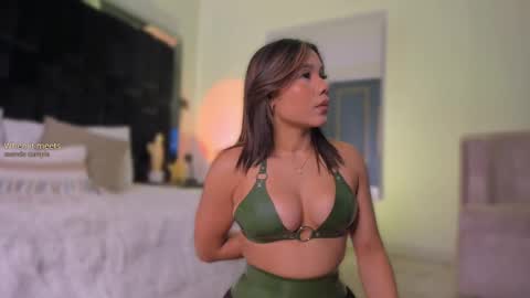 zoevidal_ online show from 24, 9, 2025