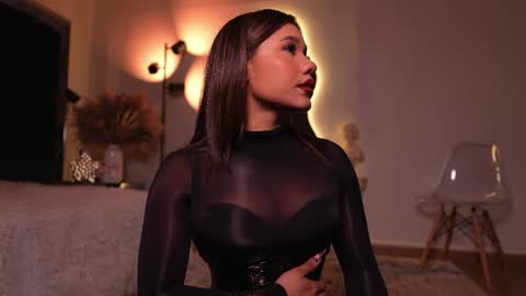 zoevidal_ online show from 12, 4, 2026