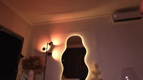 zoevidal_ online show from 16, 4, 2026