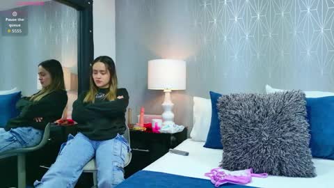 ZoeWilliis online show from 1, 4, 2026