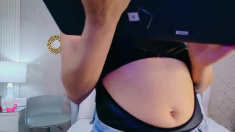 ZoeWilliis online show from 27, 5, 2026