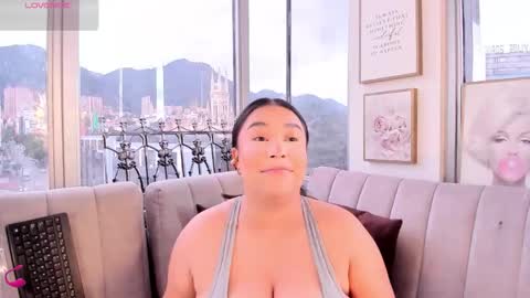 zoey thommpson online show from 14, 10, 2025