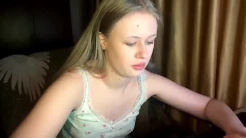 Snapshot of zofiahoetger chatting on 2, 3, 2026 Lisa online show from 2, 3, 2026