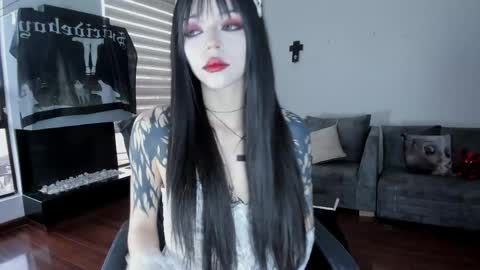 Snapshot of zombieeporcelainex chatting on 30, 4, 2026 SOPHIE online show from 30, 4, 2026