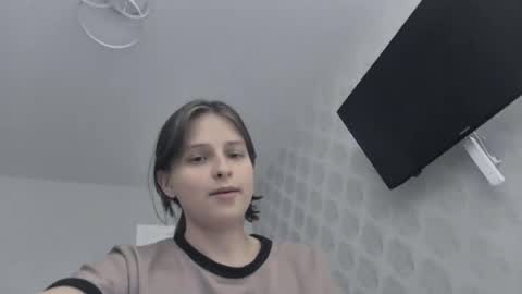zoryaanneta2018 online show from 12, 7, 2026