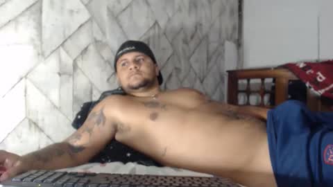 Snapshot of zues_gle25 chatting on 28, 4, 2026 zues_gle25 online show from 28, 4, 2026