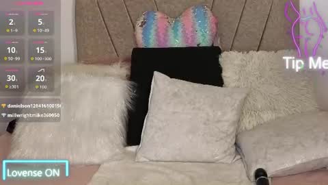 Snapshot of zuly_zahir_01 chatting on 12, 6, 2026 zuly goode online show from 12, 6, 2026
