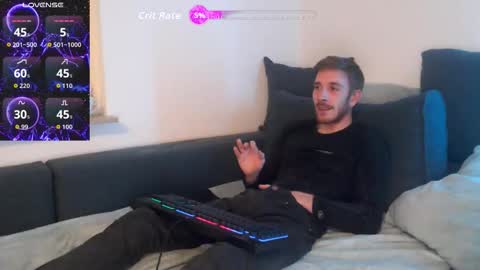 Zuzmoe online show from 17, 12, 2025