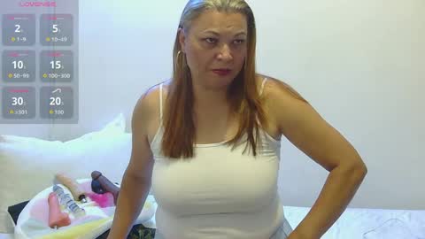 Snapshot of zyra_vex chatting on 25, 5, 2026 Zyra Vex online show from 25, 5, 2026